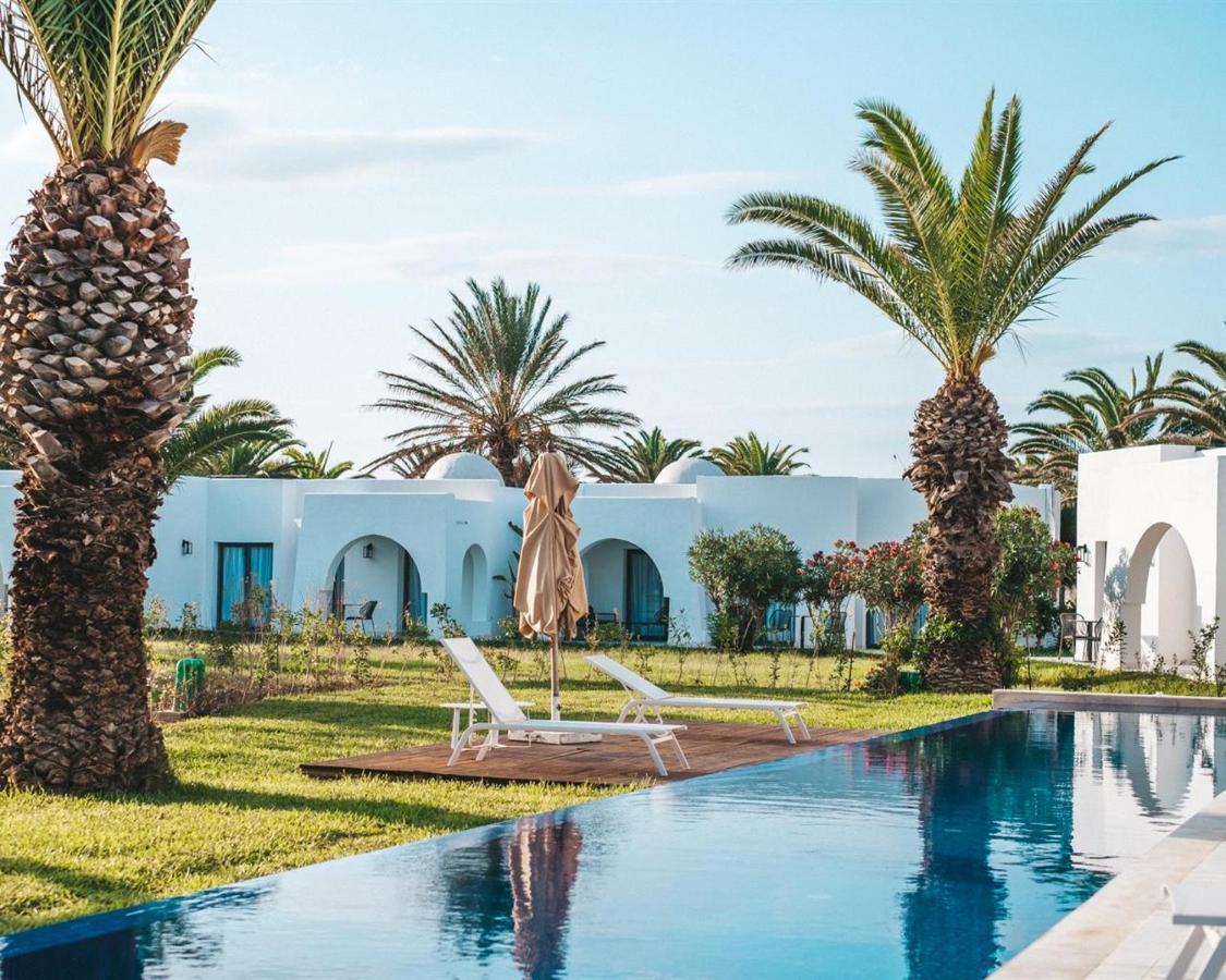 The Mirage Resort & Spa Hammamet Esterno foto The swimming pool at the hotel