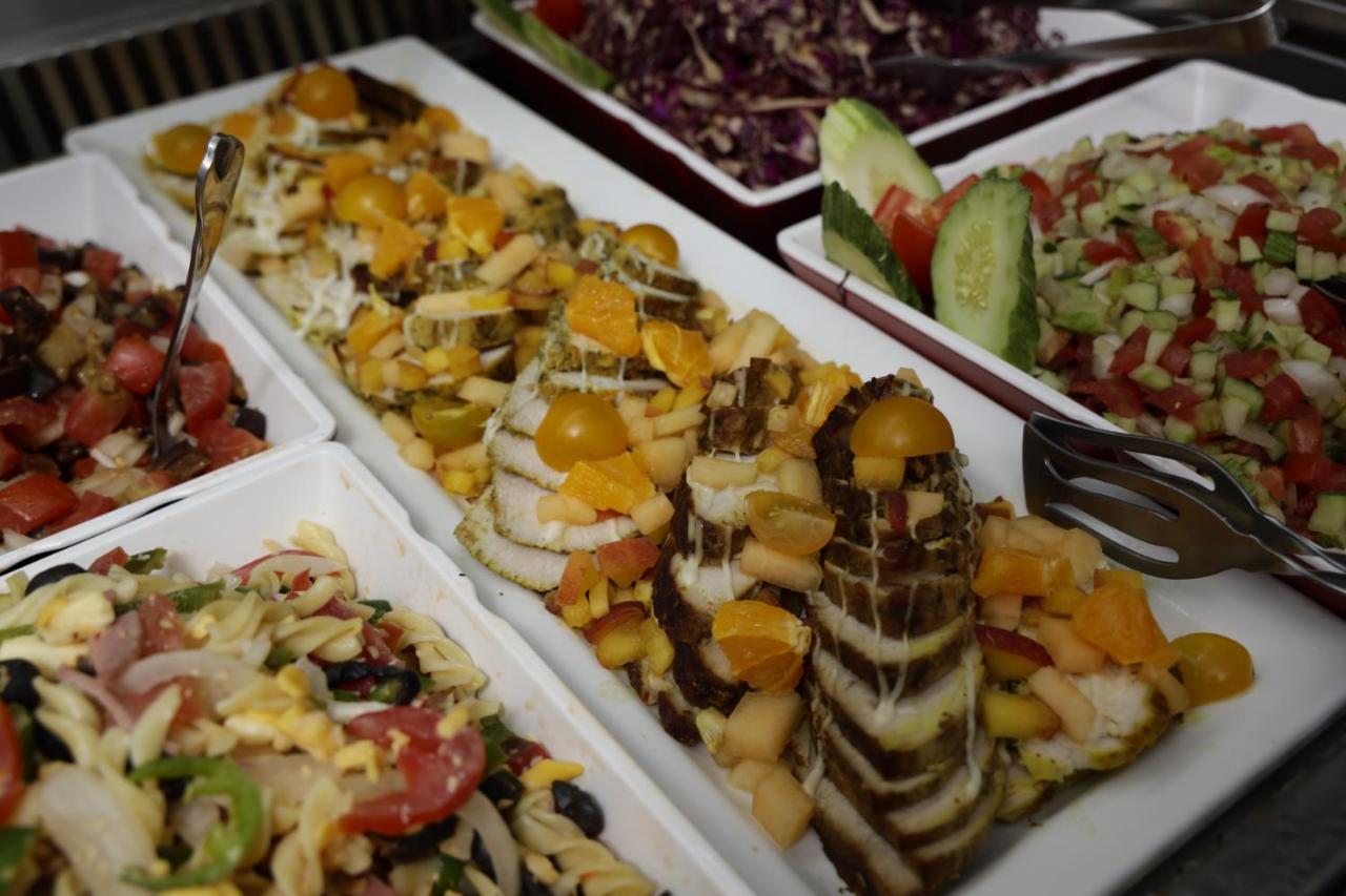 The Mirage Resort & Spa Hammamet Esterno foto A selection of salads