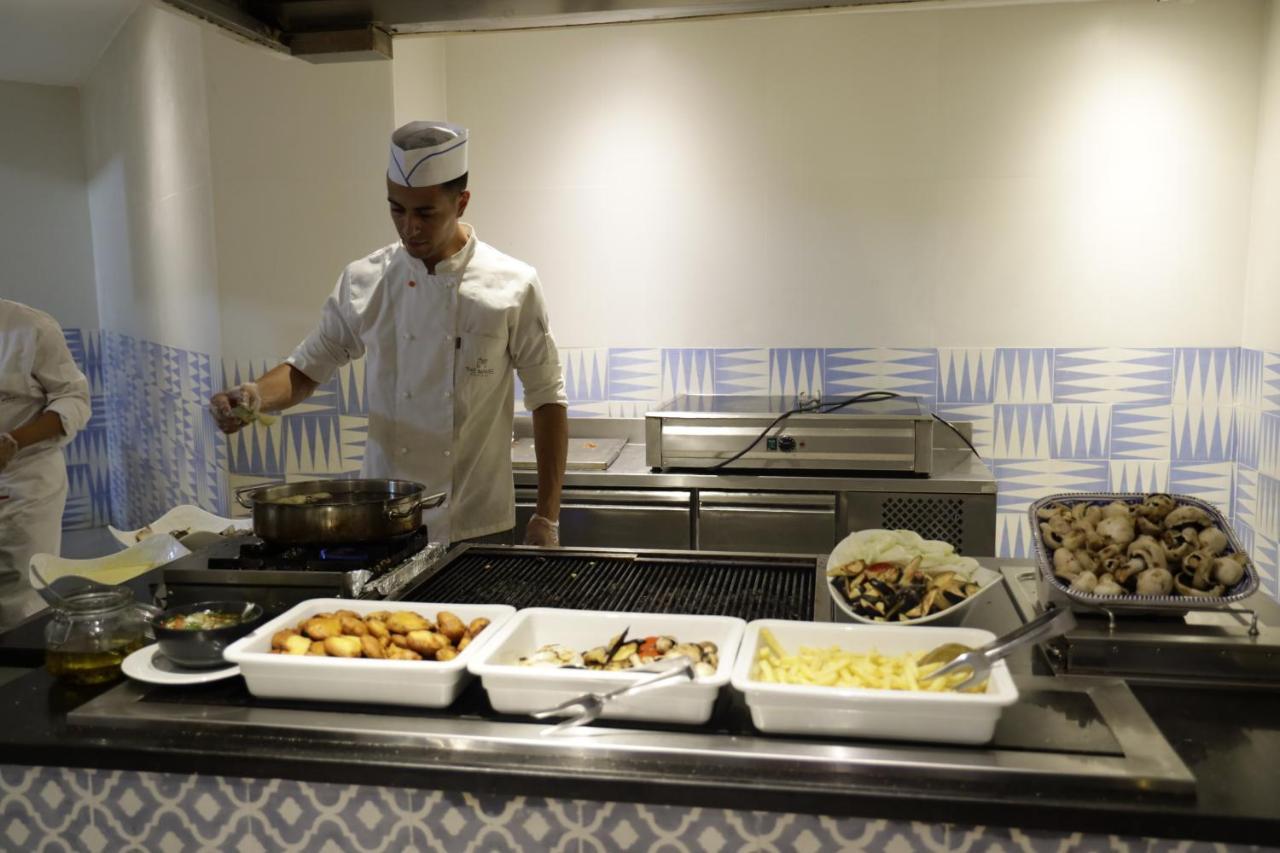 The Mirage Resort & Spa Hammamet Esterno foto A live kitchen